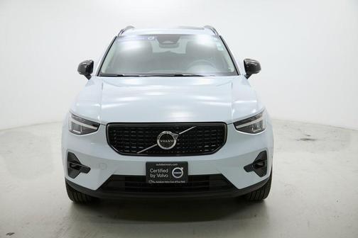 2024 Volvo XC40 B5 Plus Dark Theme