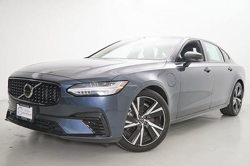 Denim Blue Metallic 2022 Volvo S90 Recharge Plug-In Hybrid T8 R-Design
