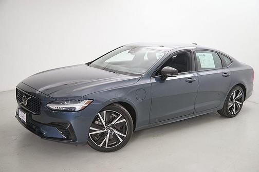 Denim Blue Metallic 2022 Volvo S90 Recharge Plug-In Hybrid T8 R-Design