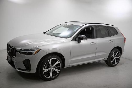2023 Volvo XC60 B6 Ultimate Dark Theme
