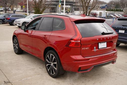 2025 Volvo XC60 B5 Plus