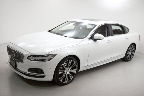 Crystal White Metallic 2023 Volvo S90 B6 Ultimate