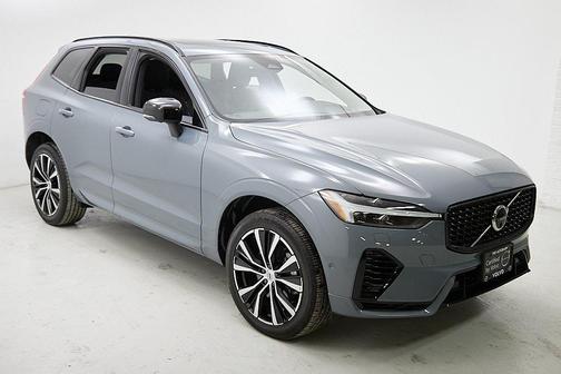 2023 Volvo XC60 Recharge Plug-In Hybrid T8 Plus Dark Theme