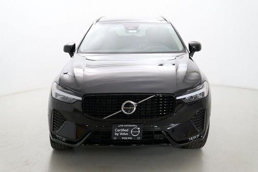 Onyx Black Metallic 2025 Volvo XC60 B5 Plus