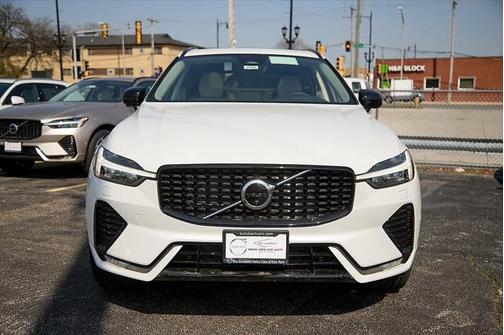 2025 Volvo XC60 Plus