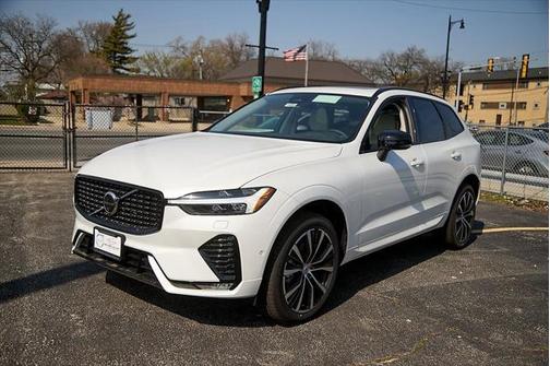 2025 Volvo XC60 Plus