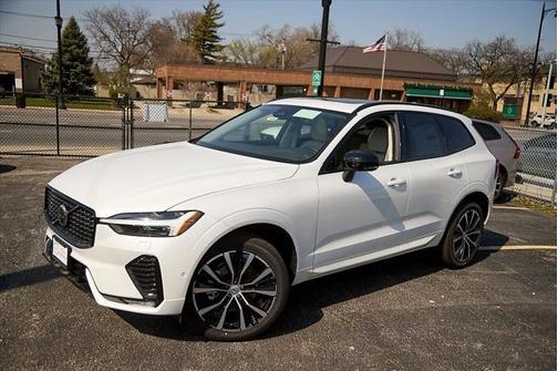 2025 Volvo XC60 Plus