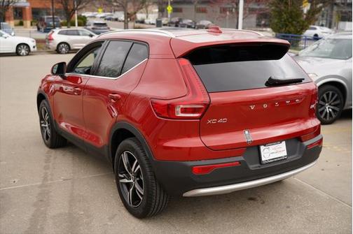 2025 Volvo XC40 B5 Core Bright Theme