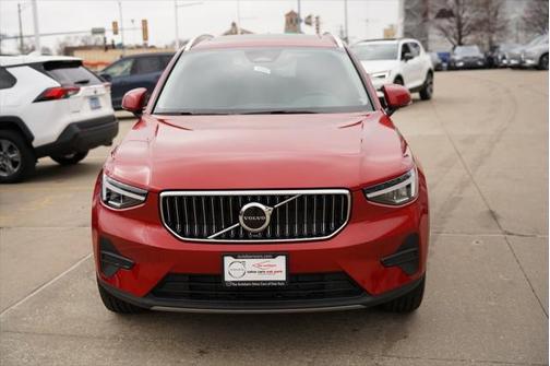 2025 Volvo XC40 B5 Core Bright Theme