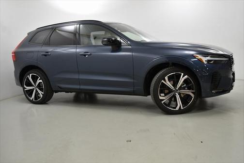 2025 Volvo XC60 B5 Ultra