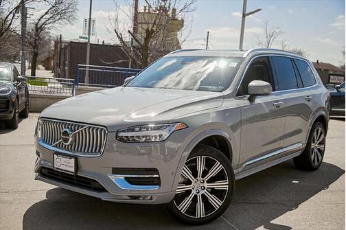 2025 Volvo XC90 B6 Ultra