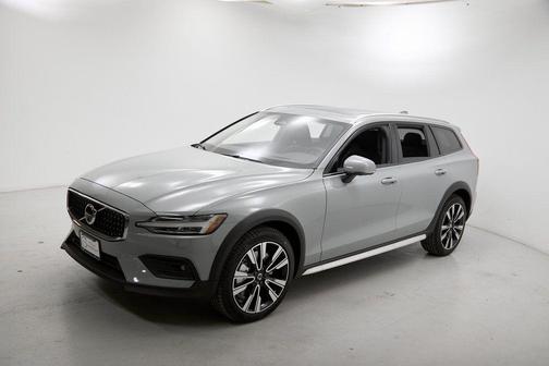 2026 Volvo V60 Cross Country B5 Ultra