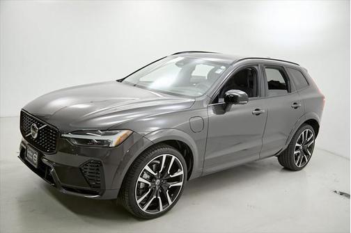 2024 Volvo XC60 Recharge Plug-In Hybrid T8 Ultimate Dark Theme