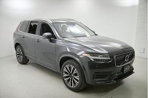 2022 Volvo XC90 T5 Momentum
