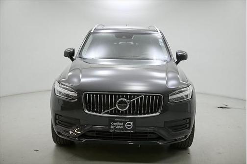 2022 Volvo XC90 T5 Momentum