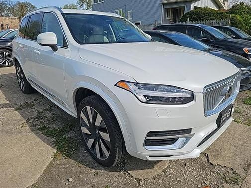 2024 Volvo XC90 Recharge Plug-In Hybrid T8 Plus Bright Theme 7-Seater