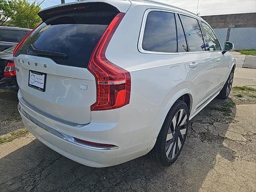 2024 Volvo XC90 Recharge Plug-In Hybrid T8 Plus Bright Theme 7-Seater