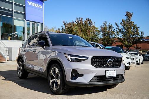 2026 Volvo XC40 B5 Plus