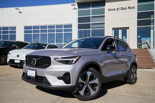 2026 Volvo XC40 B5 Plus