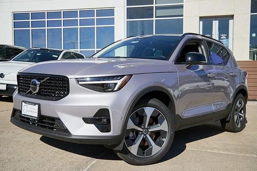 2026 Volvo XC40 B5 Plus