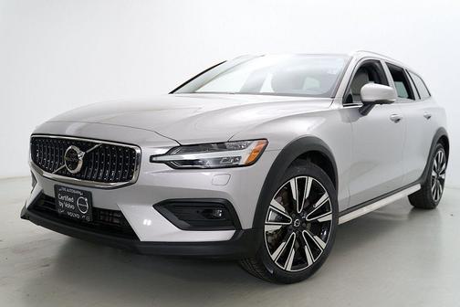 Silver Dawn Metallic 2025 Volvo V60 Cross Country Ultra, B5 AWD Gas (mild hybrid)