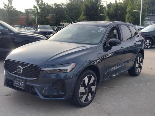 2025 Volvo XC60 Plug-In Hybrid T8 Plus