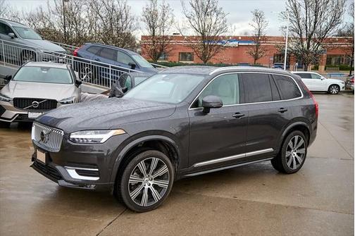 2025 Volvo XC90 Ultra Bright Theme