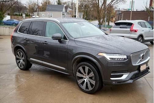 2025 Volvo XC90 Ultra Bright Theme
