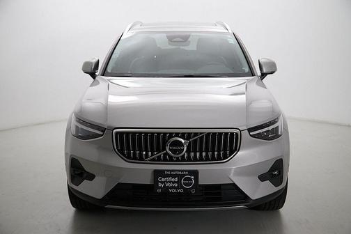 Silver Dawn Metallic 2023 Volvo XC40 B5 Ultimate Bright Theme