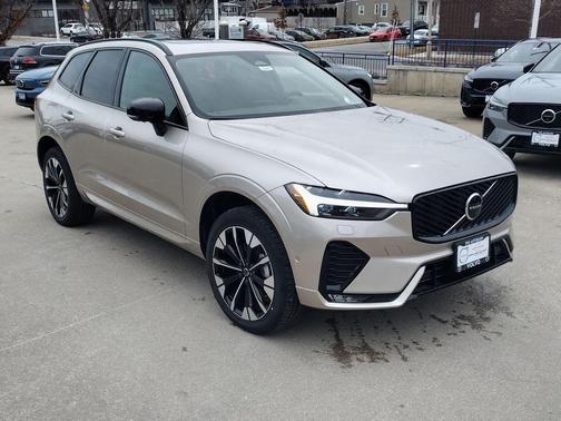 2026 Volvo XC60 B5 Plus