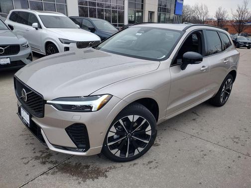 2026 Volvo XC60 B5 Plus