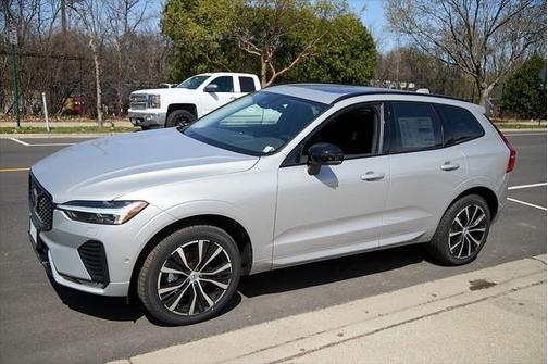 2025 Volvo XC60 B5 Plus
