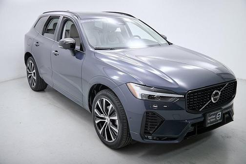2023 Volvo XC60 B5 Plus Dark Theme