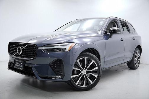 2023 Volvo XC60 B5 Plus Dark Theme
