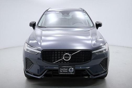 2023 Volvo XC60 B5 Plus Dark Theme