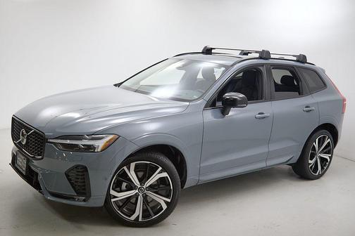 Thunder Grey Metallic 2024 Volvo XC60 B5 Ultimate Dark Theme