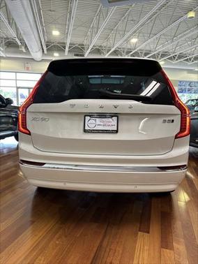 2025 Volvo XC90 B5 Plus