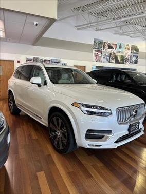 2025 Volvo XC90 B5 Plus