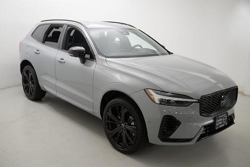 Vapour Gray Metallic 2026 Volvo XC60 Plug-In Hybrid Black Edition Ultra, T8 AWD Electric/Gasoline, Dark
