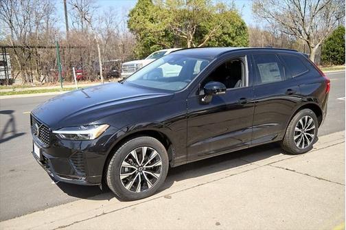2025 Volvo XC60 Core