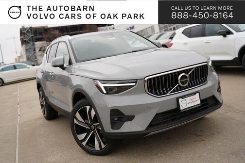 2025 Volvo XC40 B5 Plus Bright Theme