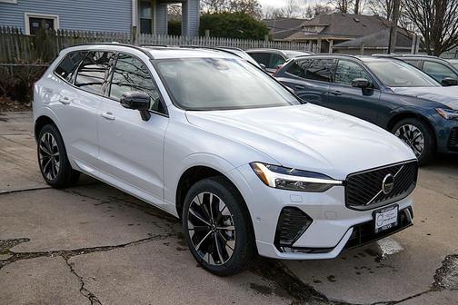 2026 Volvo XC60 B5 Plus