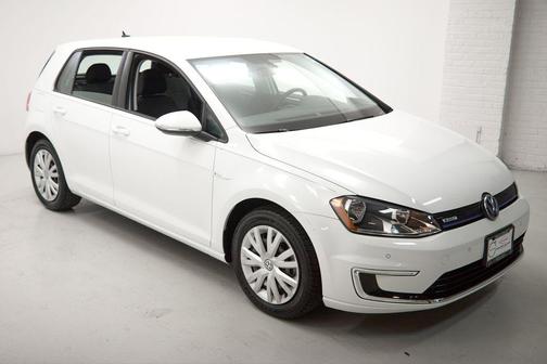 Pure White 2015 Volkswagen e-Golf Limited Edition