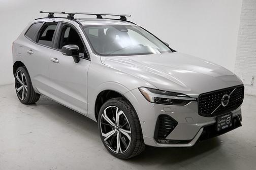 2023 Volvo XC60 B5 Ultimate Dark Theme