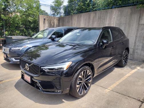 2026 Volvo XC60 B5 Ultra