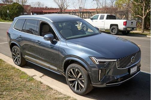 2025 Volvo XC90 B5 Core