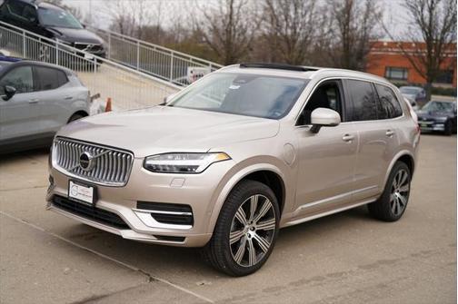 2025 Volvo XC90 Plug-In Hybrid Plus