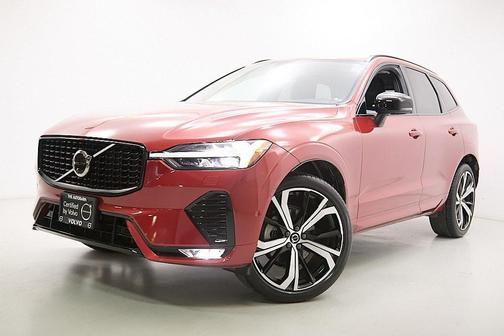 2023 Volvo XC60 B5 Ultimate Dark Theme