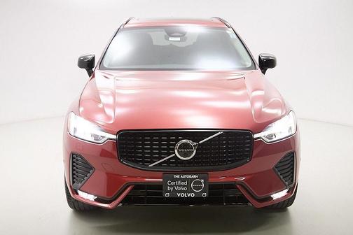 2023 Volvo XC60 B5 Ultimate Dark Theme