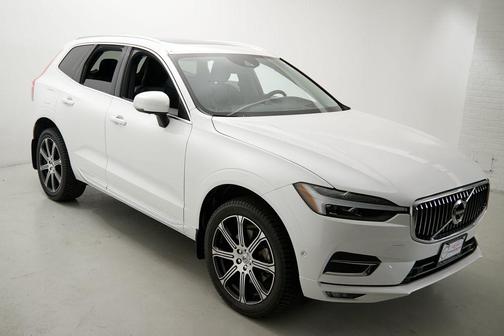 Crystal White Metallic 2021 Volvo XC60 T5 Inscription